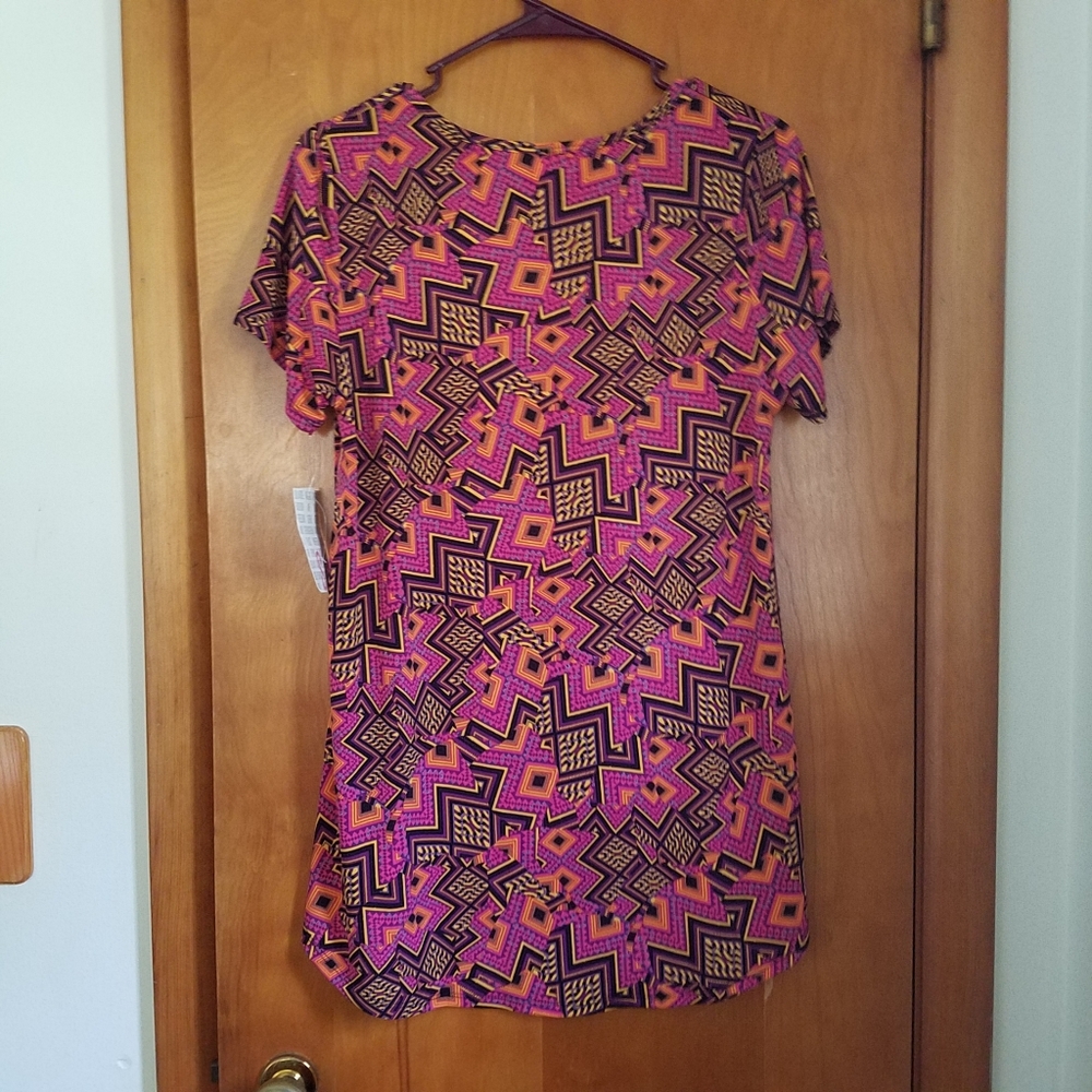 LuLaRoe Zig Zag Geometric Classic T